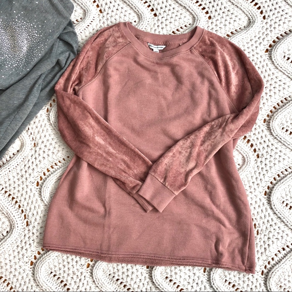 A&E velour sweater🌺